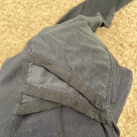 Black Fabletics leggings with mesh side pockets - Picture 2 of 3